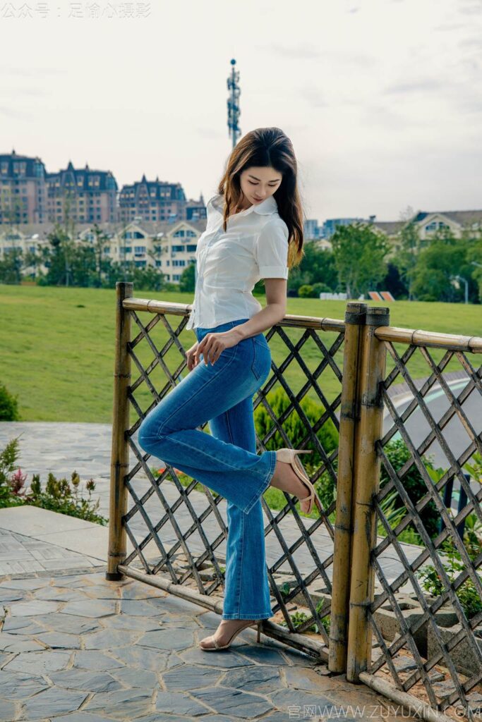 足愉心 NO.048 沐晴（搭配：白襯衣、牛仔長褲、肉色絲襪、淺色高跟鞋）[105P/2V/10.6GB]插圖1