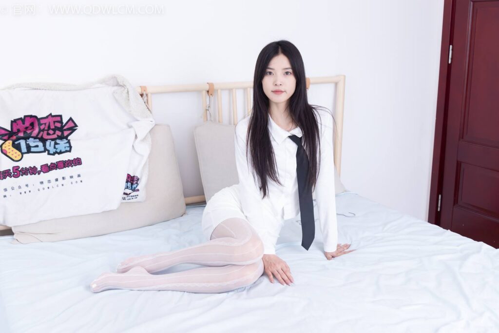 物戀傳媒 NO.2431 茯苓-兩雙高跟鞋、兩雙絲[160P/1V/3.56GB]插圖2