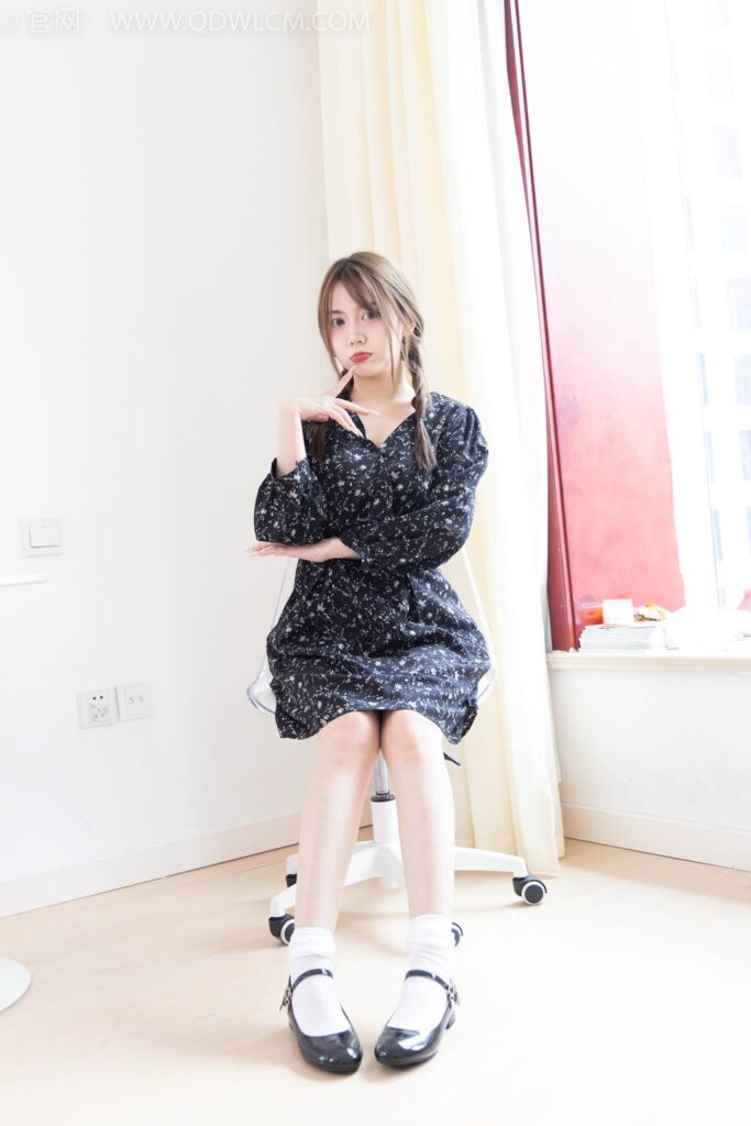 物戀傳媒 NO.2435 小曦-長(zhǎng)靴、高跟鞋、過(guò)膝襪[215P/1V/4.10GB]插圖3