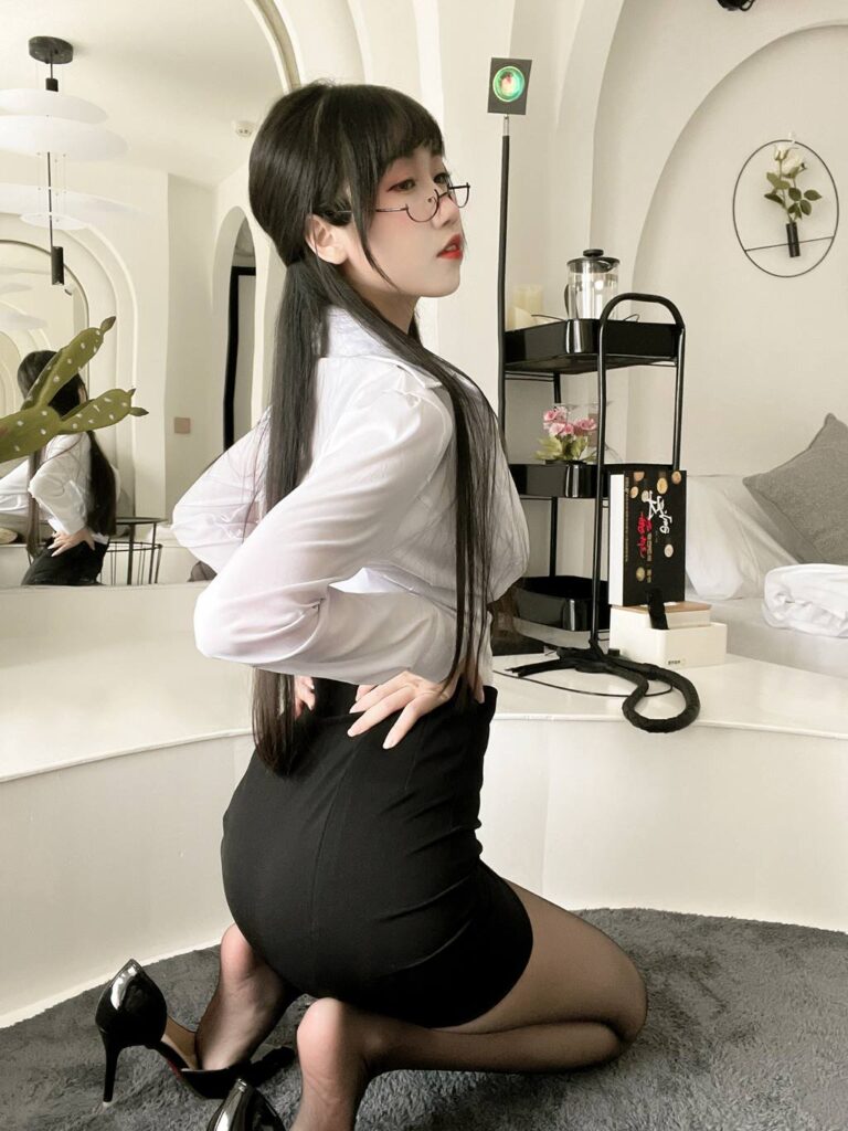 不呆貓 NO.058 – 黑絲包臀OL[24P/76MB]插圖