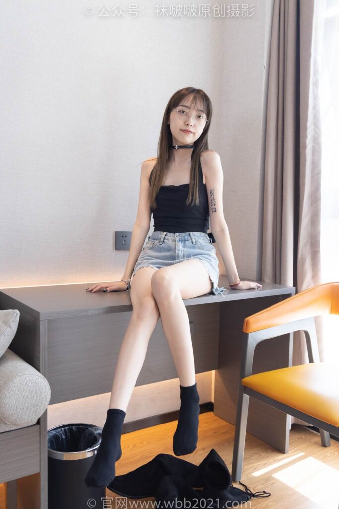 [BoBoSocks襪啵啵]NO.291 稚予-長靴、板鞋、白棉襪、黑棉襪、裸足[145P/1V/5.34GB]插圖2