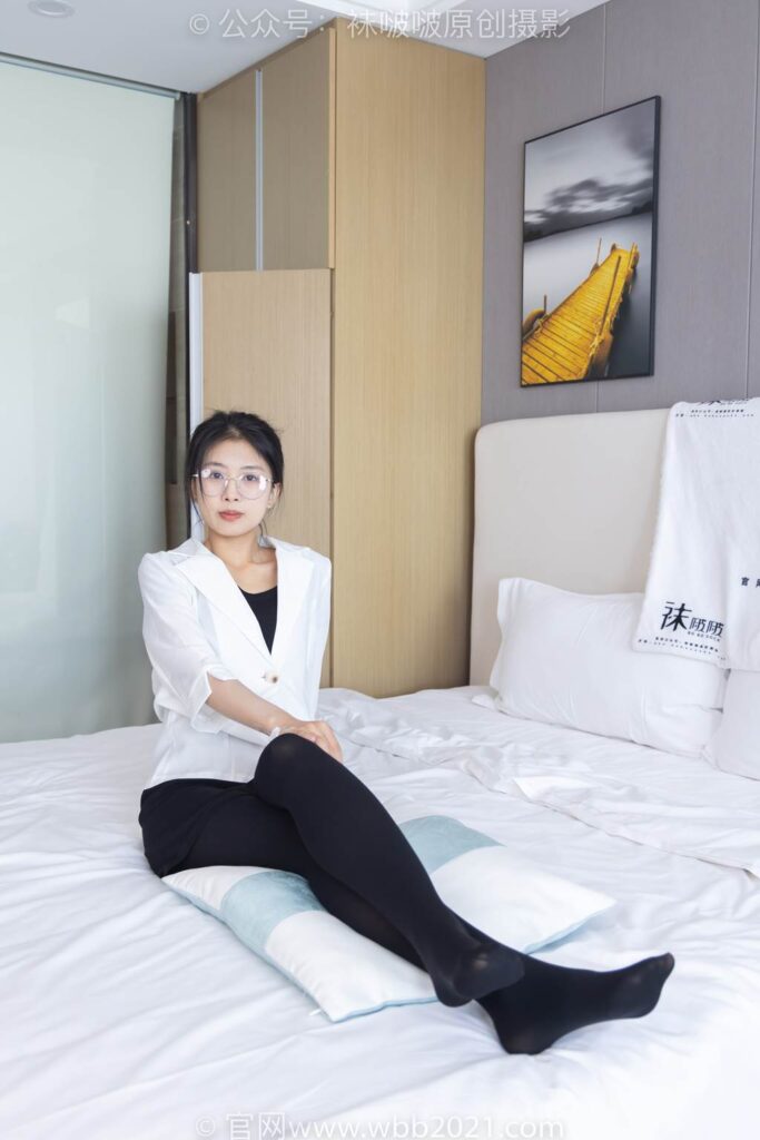 [BoBoSocks襪啵啵]NO.292 奶油-兩雙平底鞋、厚黑絲、厚肉絲[150P/1V/5.55GB]插圖3