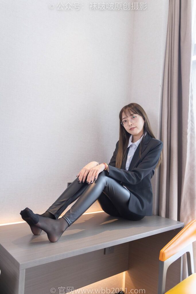 [BoBoSocks襪啵啵]NO.297 稚予-平底鞋、黑絲、皮褲褲里絲[140P/1V/5.43GB]插圖3