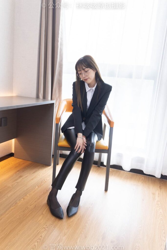 [BoBoSocks襪啵啵]NO.297 稚予-平底鞋、黑絲、皮褲褲里絲[140P/1V/5.43GB]插圖2