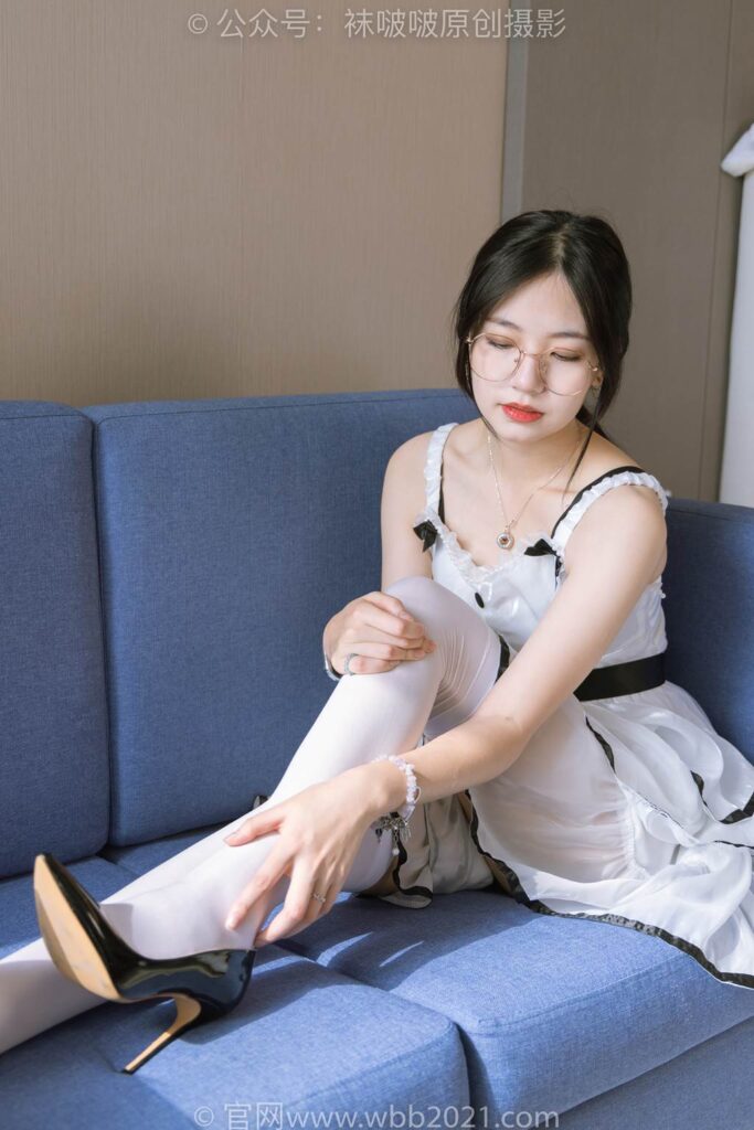 [BoBoSocks襪啵啵]NO.299 小甜豆-兩雙高跟鞋、厚白絲大腿襪、厚黑絲大腿襪[170P/1V/8.20GB]插圖3