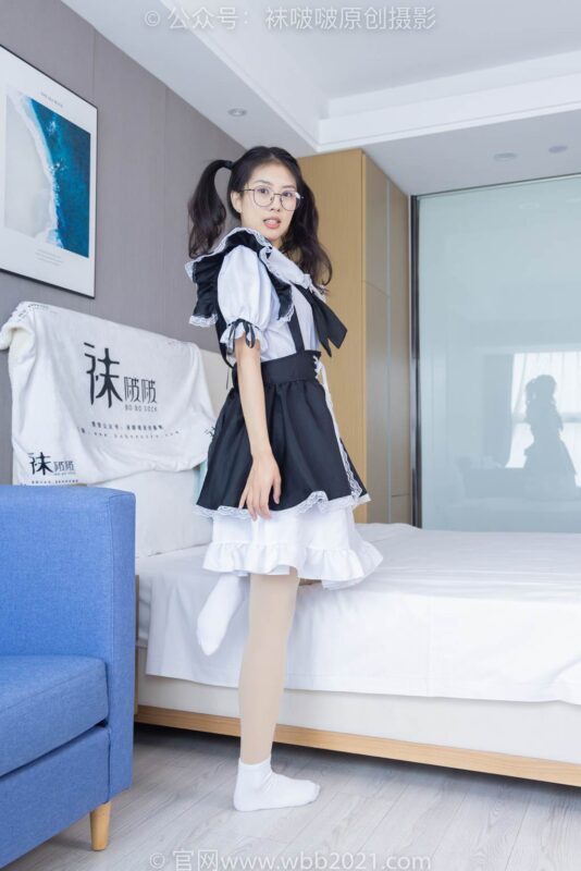 [BoBoSocks襪啵啵]NO.306 奶油-高跟鞋、皮鞋、厚白絲大腿襪、厚肉絲、白棉襪[140P/1V/5.83GB]-無料攝影圈