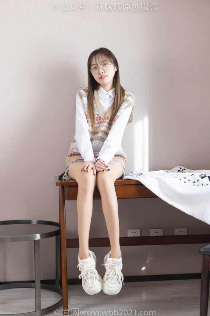 [BoBoSocks襪啵啵]NO.316 稚予-運(yùn)動(dòng)鞋、馬丁靴、肉絲[160P/1V/6.36GB]插圖