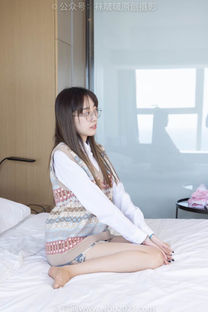 [BoBoSocks襪啵啵]NO.316 稚予-運(yùn)動(dòng)鞋、馬丁靴、肉絲[160P/1V/6.36GB]插圖1