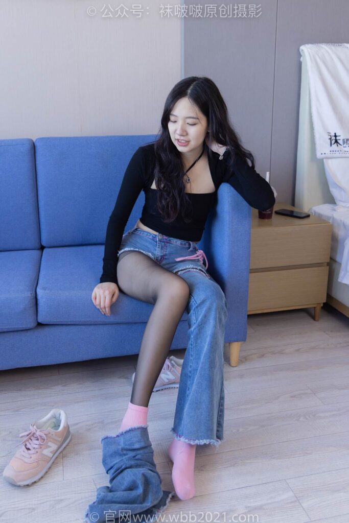 [BoBoSocks襪啵啵]NO.317 小甜豆-運動鞋、可拆卸牛仔褲、粉色棉襪、黑絲、褲里絲[140P/1V/6.37GB]插圖3