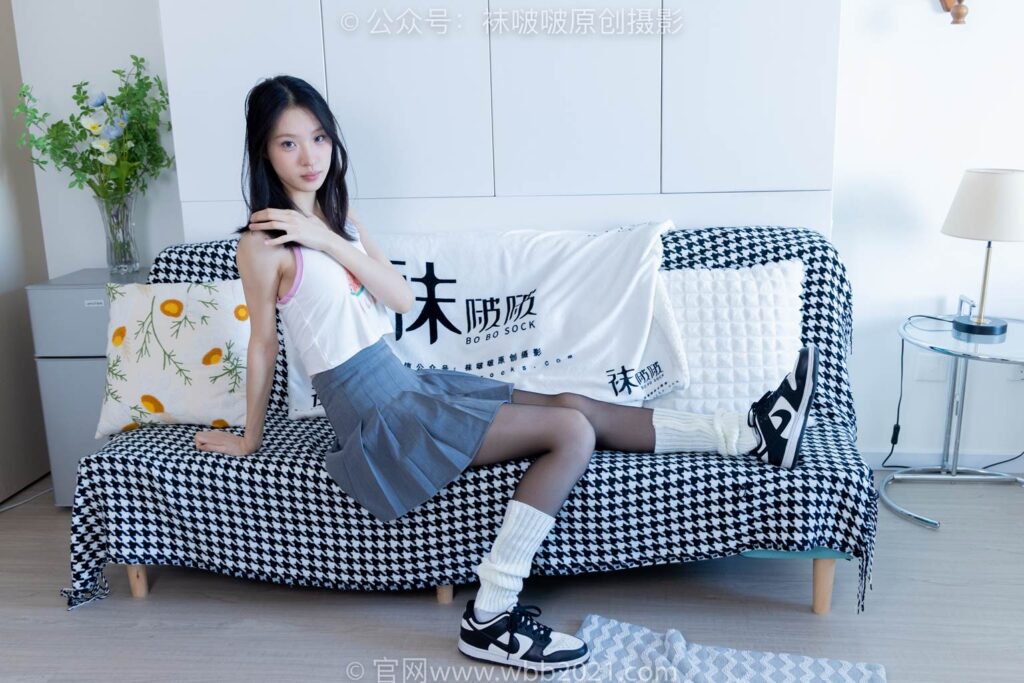 [BoBoSocks襪啵啵]NO.333 雪糕-板鞋、白棉襪、黑絲、堆堆襪套[140P/1V/5.93GB]插圖2