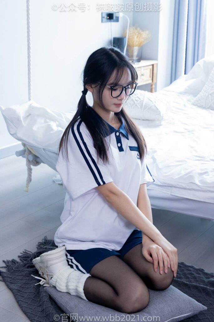 [BoBoSocks襪啵啵]NO.335 甜甜圈-校服、運(yùn)動鞋、薄黑絲、襪套[154P/1V/7.48GB]插圖3