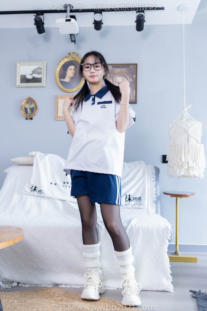 [BoBoSocks襪啵啵]NO.335 甜甜圈-校服、運(yùn)動鞋、薄黑絲、襪套[154P/1V/7.48GB]插圖1