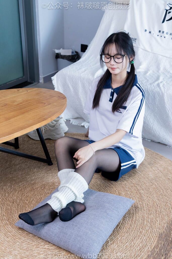 [BoBoSocks襪啵啵]NO.335 甜甜圈-校服、運(yùn)動鞋、薄黑絲、襪套[154P/1V/7.48GB]插圖