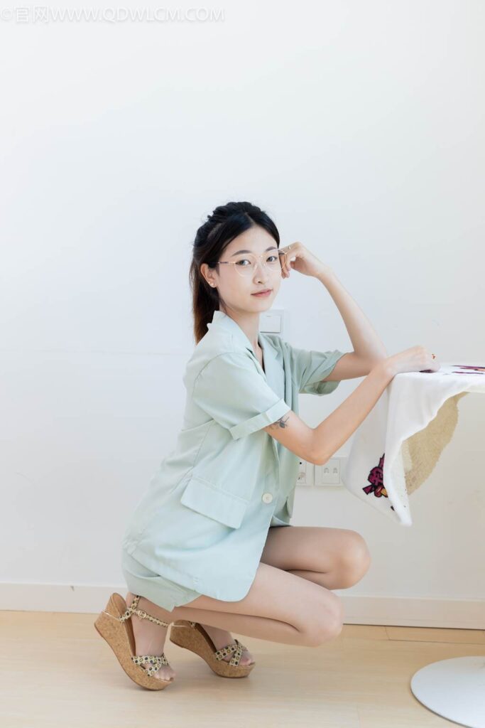 物戀傳媒 NO.2444 小夏-三雙高跟鞋、薄肉絲、裸足[173P/1V/7.22GB]插圖2