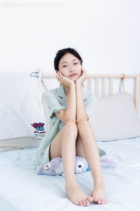 物戀傳媒 NO.2444 小夏-三雙高跟鞋、薄肉絲、裸足[173P/1V/7.22GB]-無(wú)料攝影圈