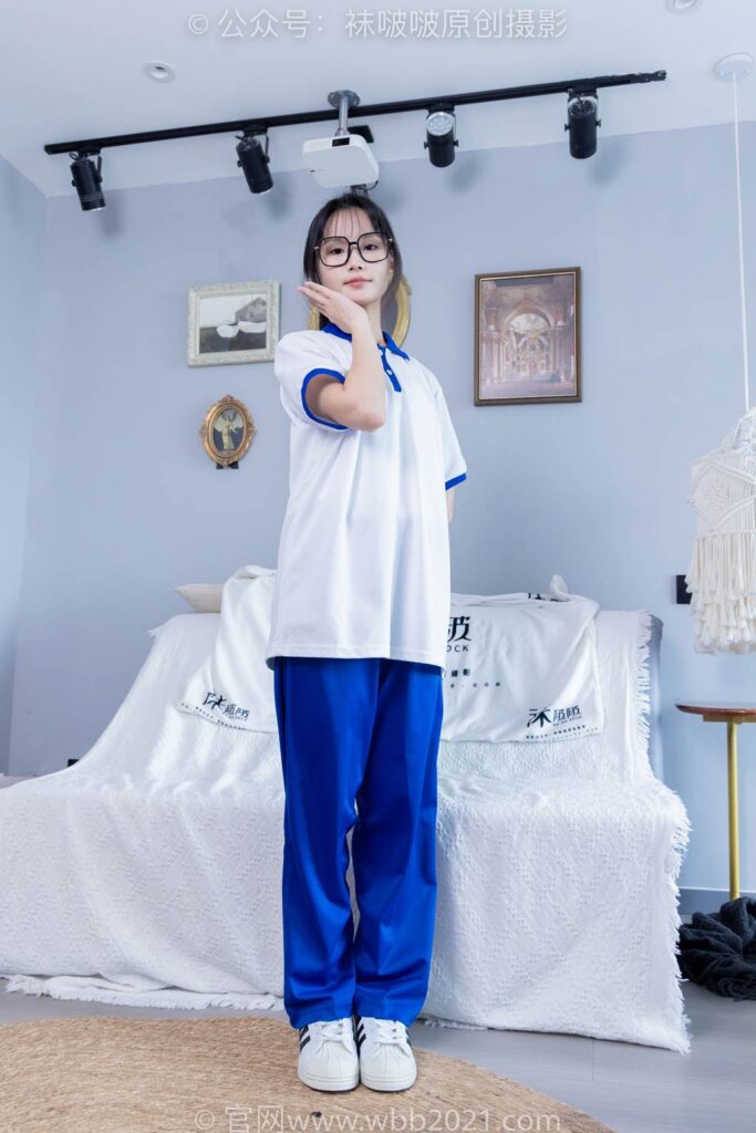 [BoBoSocks襪啵啵]NO.351 甜甜圈-板鞋、白棉襪、肉絲、校服褲里絲[150P/1V/6.88GB]插圖1