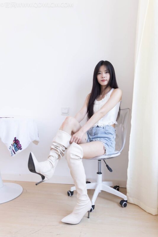 物戀傳媒 NO.2447 茯苓-高跟長靴、白棉襪、裸足[171P/1V/3.94GB]-無料攝影圈