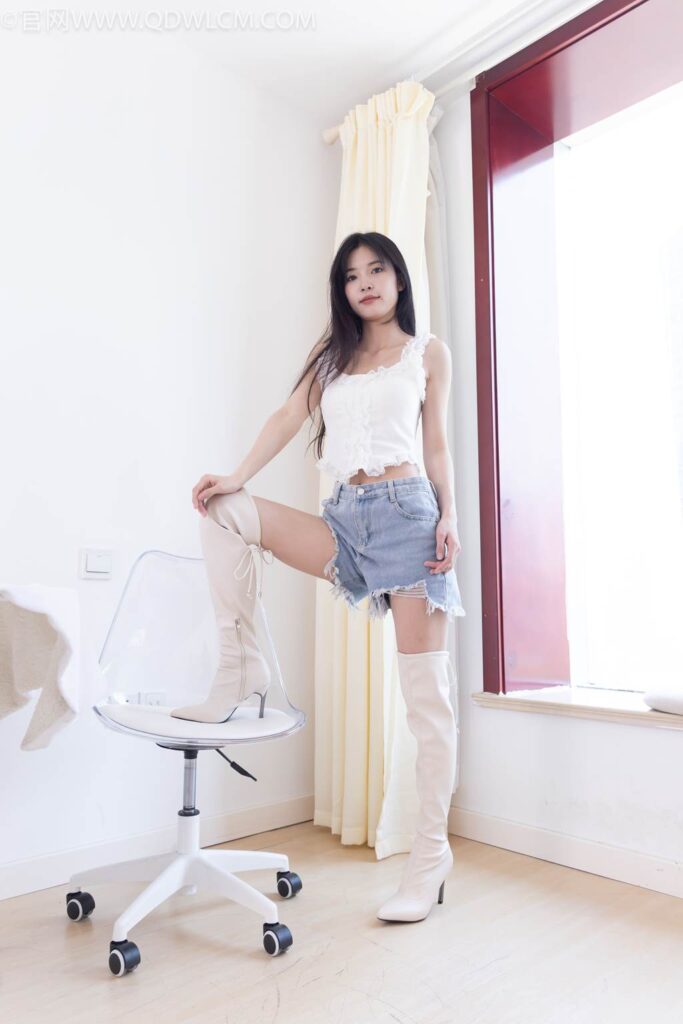 物戀傳媒 NO.2447 茯苓-高跟長靴、白棉襪、裸足[171P/1V/3.94GB]插圖1