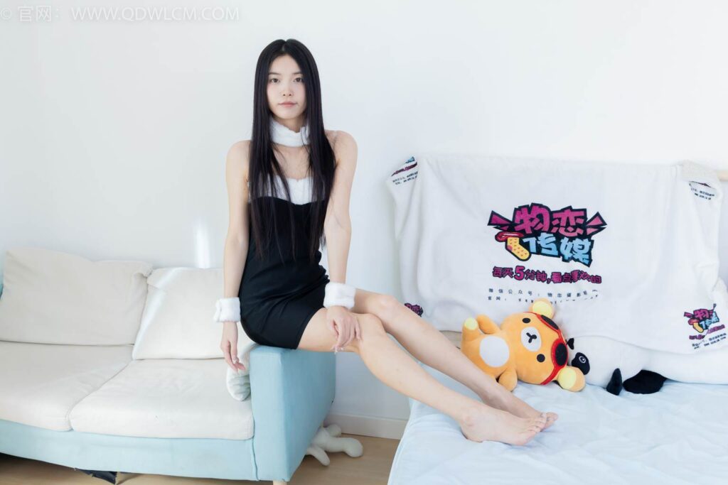 物戀傳媒 NO.2455 茯苓-高跟涼鞋、薄黑絲、裸足、兔女郎[190P/1V/4.59GB]插圖3