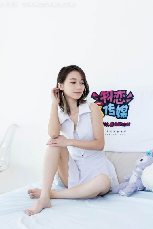 物戀傳媒 NO.2461 珠珠-板鞋、白棉襪、裸足[150P/1V/2.93GB]-無料攝影圈