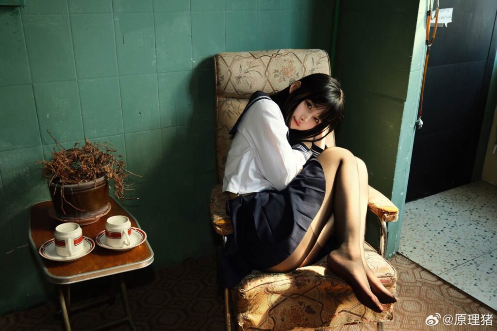 白莉愛吃巧克力 NO.004 – 原理豬 閨房JK[19P/732MB]插圖1