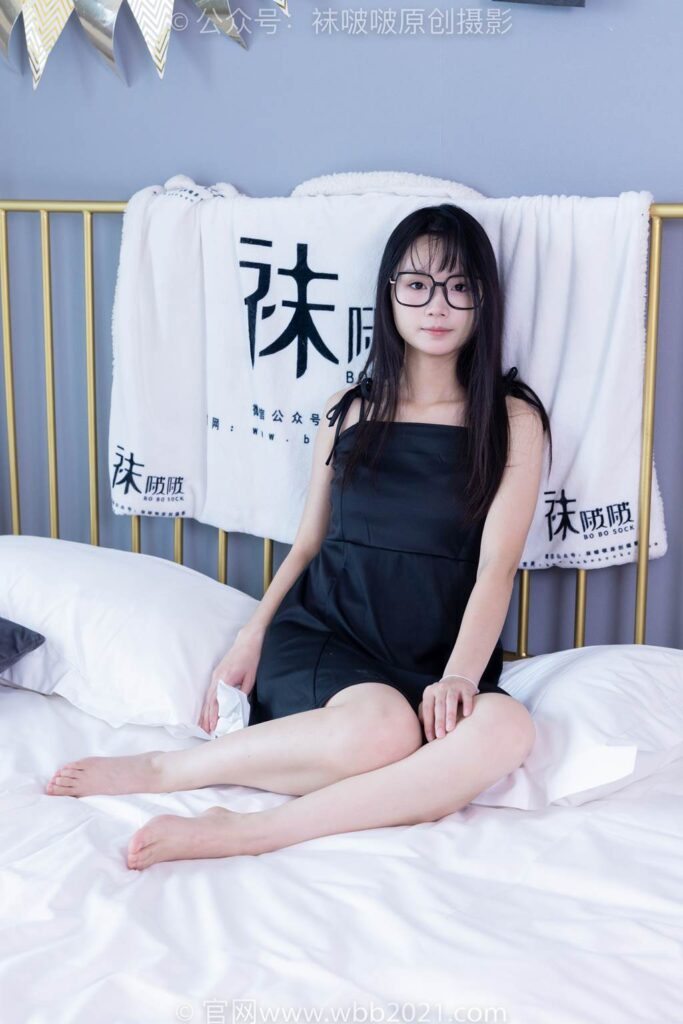 [BoBoSocks襪啵啵]NO.359 甜甜圈-板鞋、高跟鞋、牛仔褲、裸足、連衣裙、肉絲[180P/1V/8.16GB]插圖