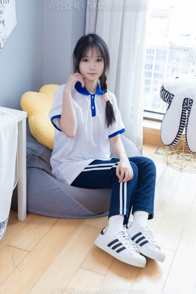 [BoBoSocks襪啵啵]NO.366 甜甜圈-三雙板鞋、白棉襪、短白絲[150P/1V/6.13GB]插圖2