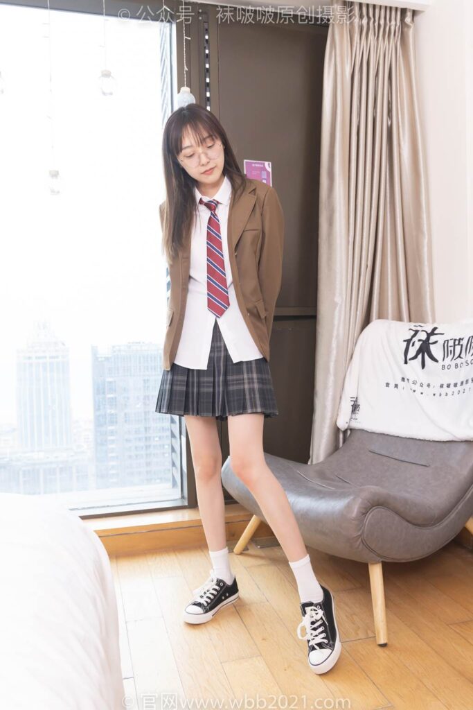 [BoBoSocks襪啵啵]NO.370 稚予-板鞋、白棉襪、灰色棉船襪[140P/1V/5.48GB]插圖