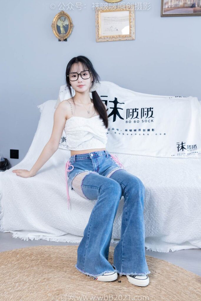 [BoBoSocks襪啵啵]NO.372 甜甜圈-板鞋、白色蕾絲襪、可拆卸牛仔褲、褲里絲[140P/1V/6.32GB]插圖1