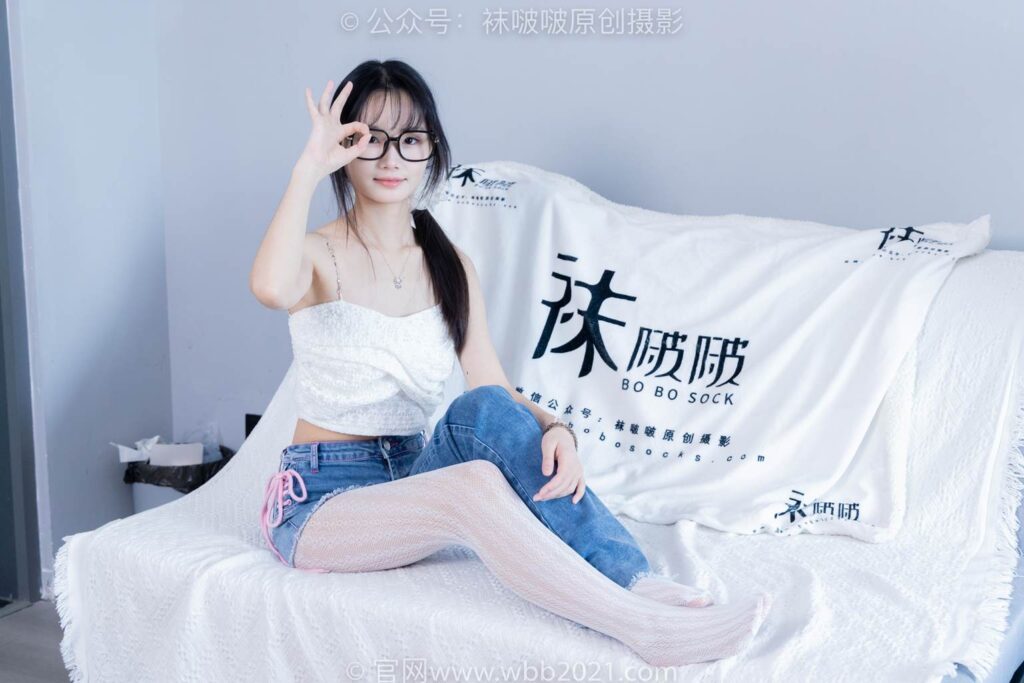 [BoBoSocks襪啵啵]NO.372 甜甜圈-板鞋、白色蕾絲襪、可拆卸牛仔褲、褲里絲[140P/1V/6.32GB]插圖3