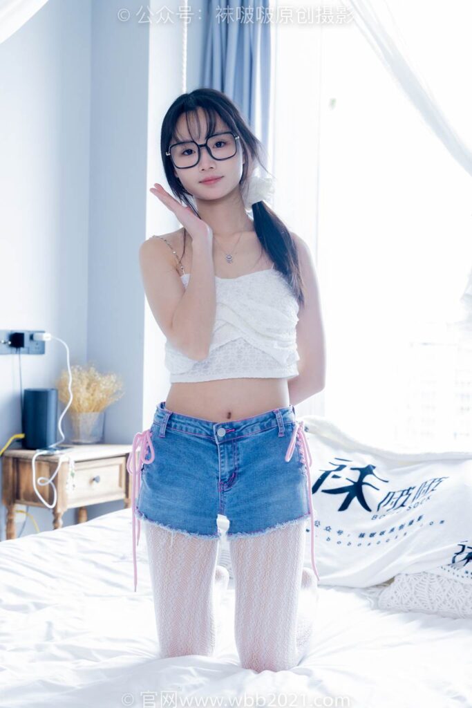 [BoBoSocks襪啵啵]NO.372 甜甜圈-板鞋、白色蕾絲襪、可拆卸牛仔褲、褲里絲[140P/1V/6.32GB]插圖