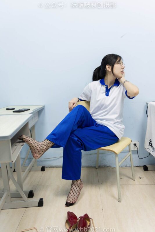 [BoBoSocks襪啵啵]NO.375 小甜豆-高跟鞋、黑色蕾絲網(wǎng)襪、校服褲里絲[160P/1V/7.68GB]-無料攝影圈