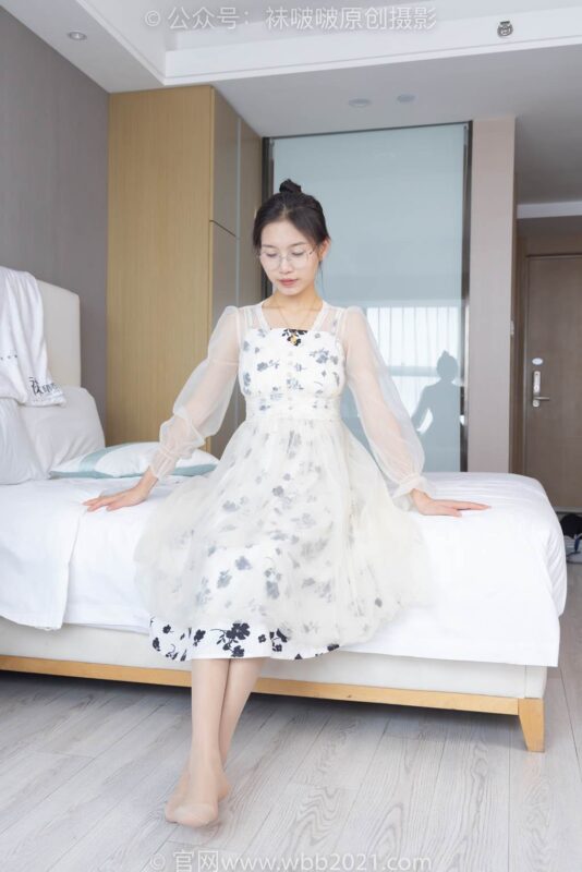 [BoBoSocks襪啵啵]NO.388 芝士-兩雙平底鞋、厚肉絲[150P/1V/5.68GB]-無(wú)料攝影圈