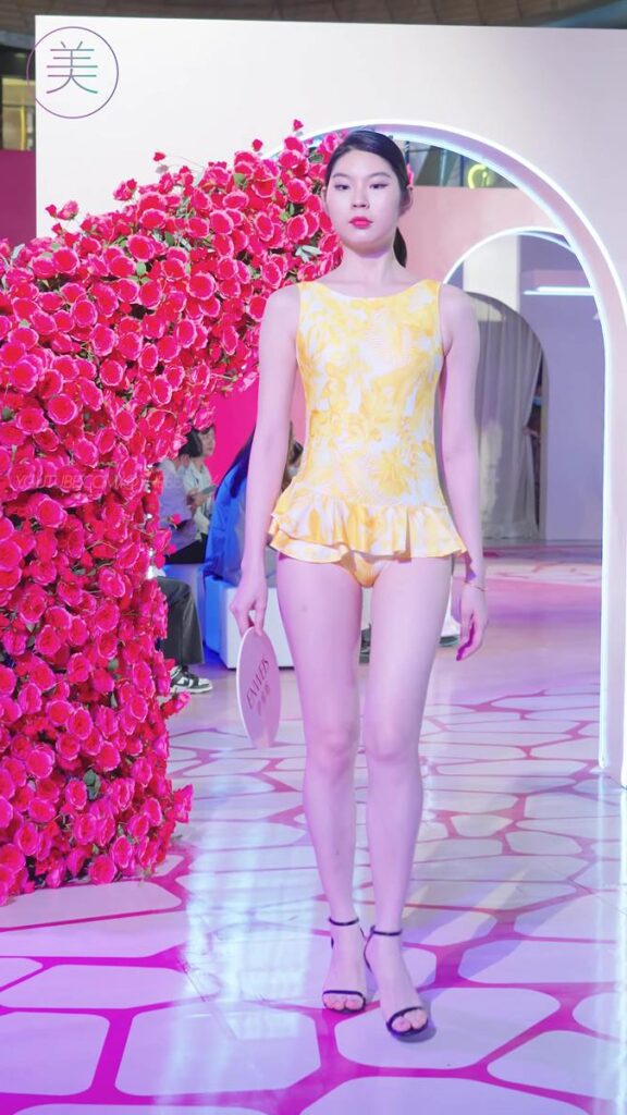 NO.0712 2023 珠海華發(fā)商都 #內(nèi)衣秀 Racing Model 01[1V/949MB]插圖