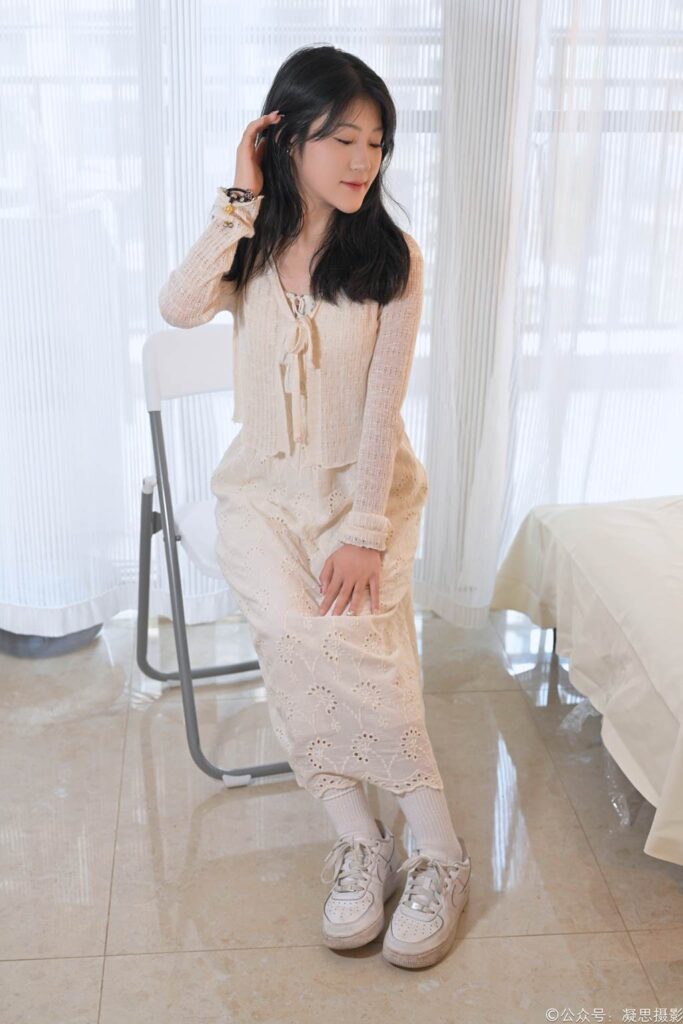 凝思攝影 NO.005 琦琦-連衣裙、短白襪、平底鞋[134P/1V/3.28GB]插圖1