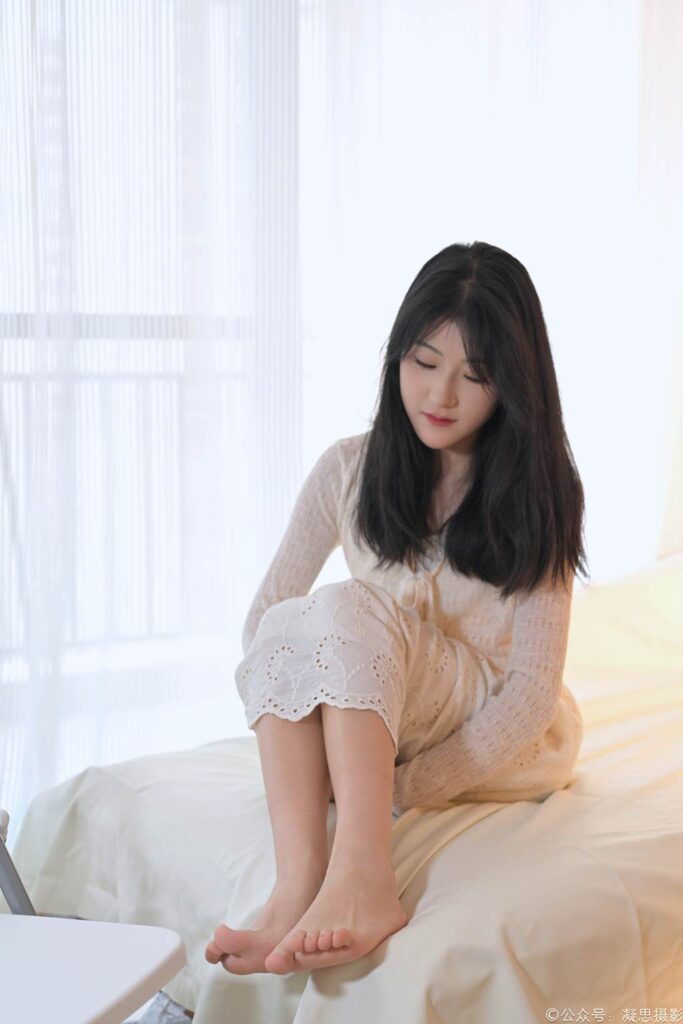 凝思攝影 NO.005 琦琦-連衣裙、短白襪、平底鞋[134P/1V/3.28GB]插圖