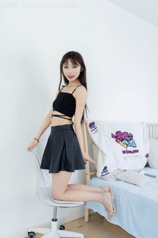 物戀傳媒 NO.2462 泡泡-高跟涼鞋、薄黑絲、裸足[160P/1V/3.74GB]-無料攝影圈