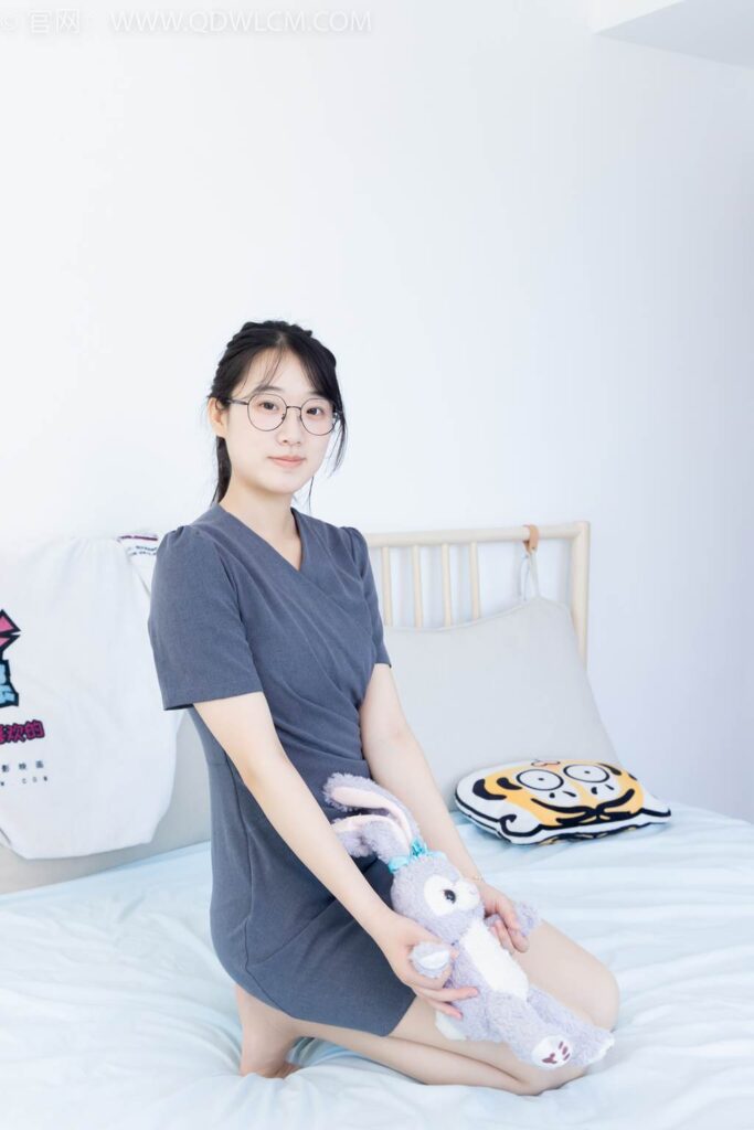 物戀傳媒 NO.2466 小椿-三雙高跟鞋、薄肉絲、裸足[150P/1V/5.58GB]插圖3