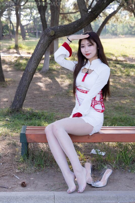 物戀傳媒 NO.2471 泡泡-高跟鞋、油亮薄白絲[180P/1V/4.71GB]-無料攝影圈