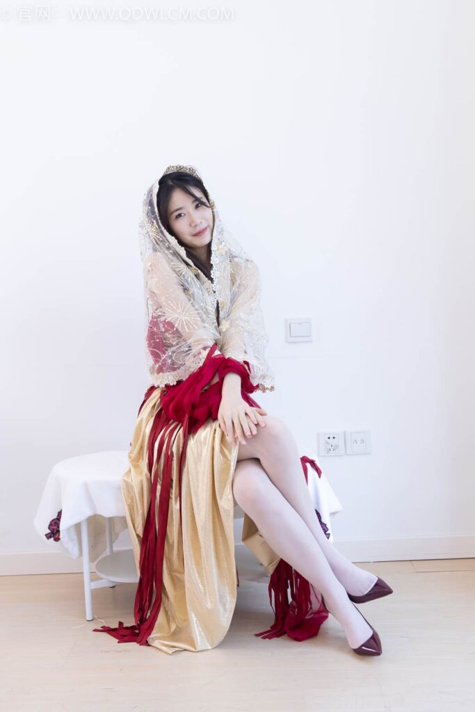 物戀傳媒 NO.2472 菜菜-高跟鞋、薄白絲、裸足[265P/1V/5.23GB]插圖2