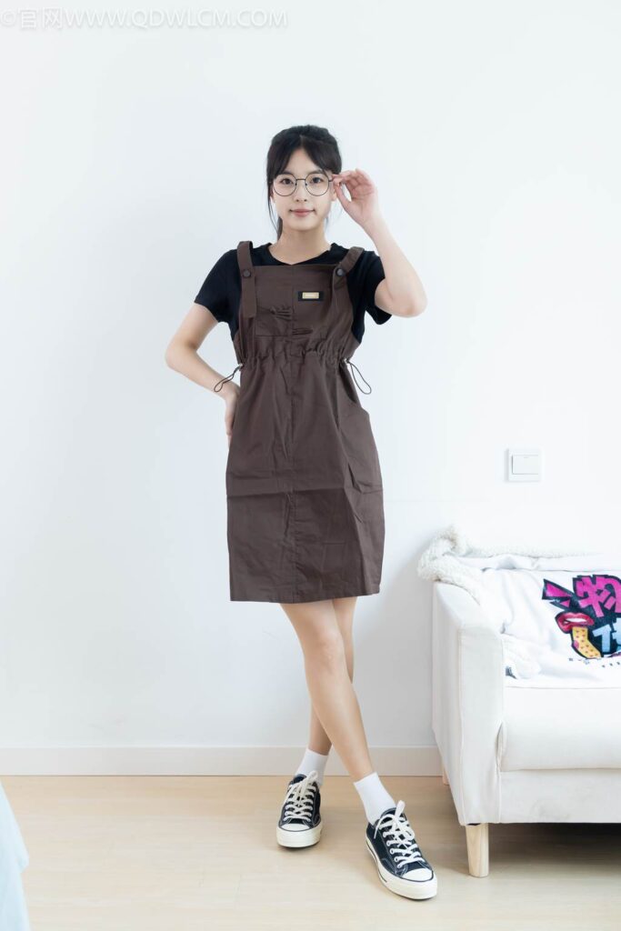 物戀傳媒 NO.2483 茯苓-帆布鞋、白棉襪、薄肉絲[171P/1V/3.66GB]插圖2