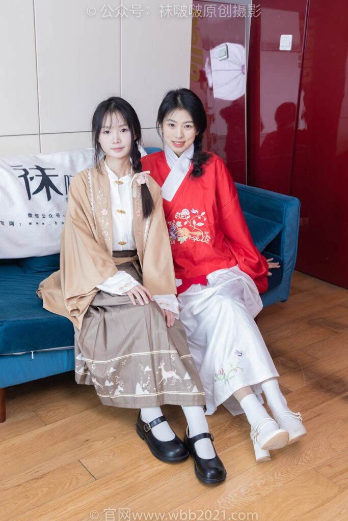 [BoBoSocks襪啵啵]NO.400 奶油甜甜圈-兩雙高跟鞋、白棉襪、肉絲[158P/1V/6.63GB]插圖