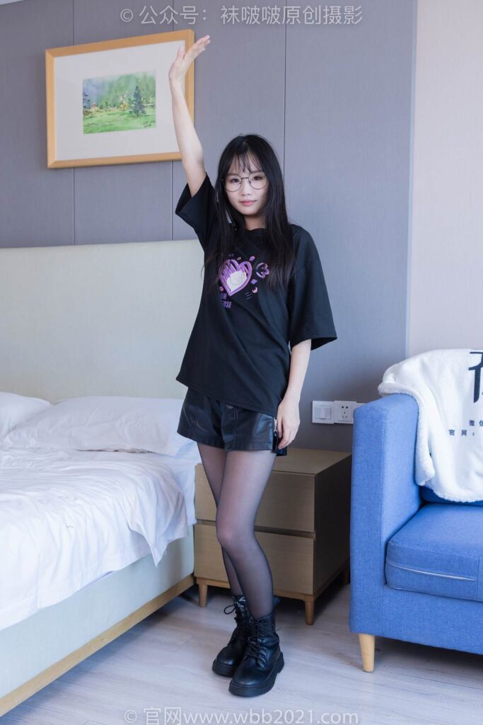 [BoBoSocks襪啵啵]NO.406 甜甜圈-馬丁靴、黑絲[150P/1V/6.25GB]插圖1