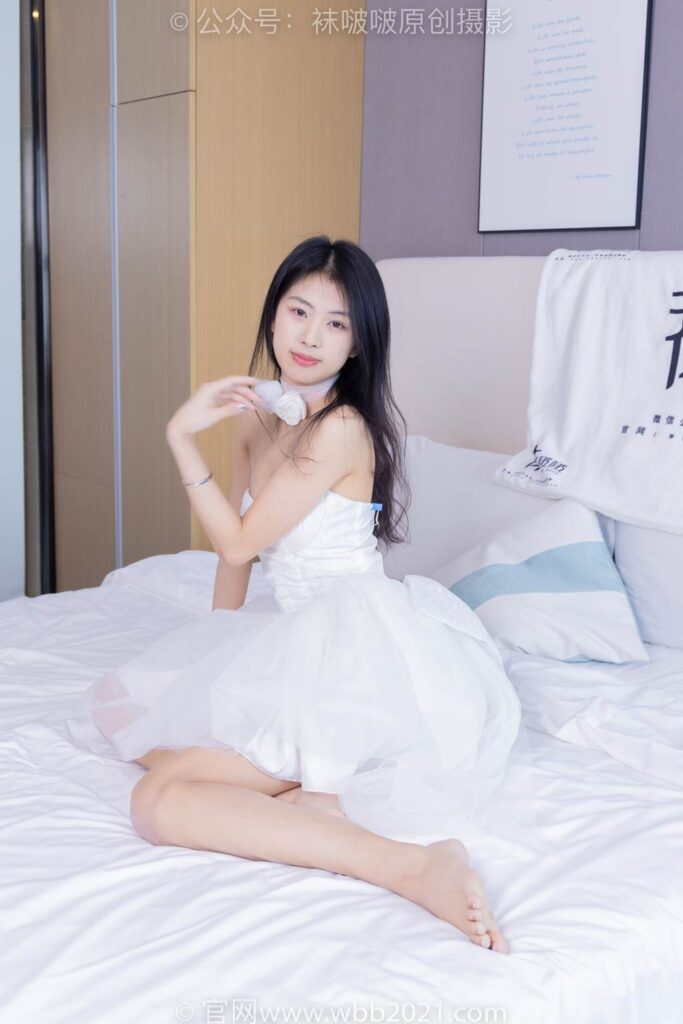 [BoBoSocks襪啵啵]NO.409 奶油-兩雙高跟鞋、厚白絲大腿襪、裸足[198P/1V/8.28GB]插圖1