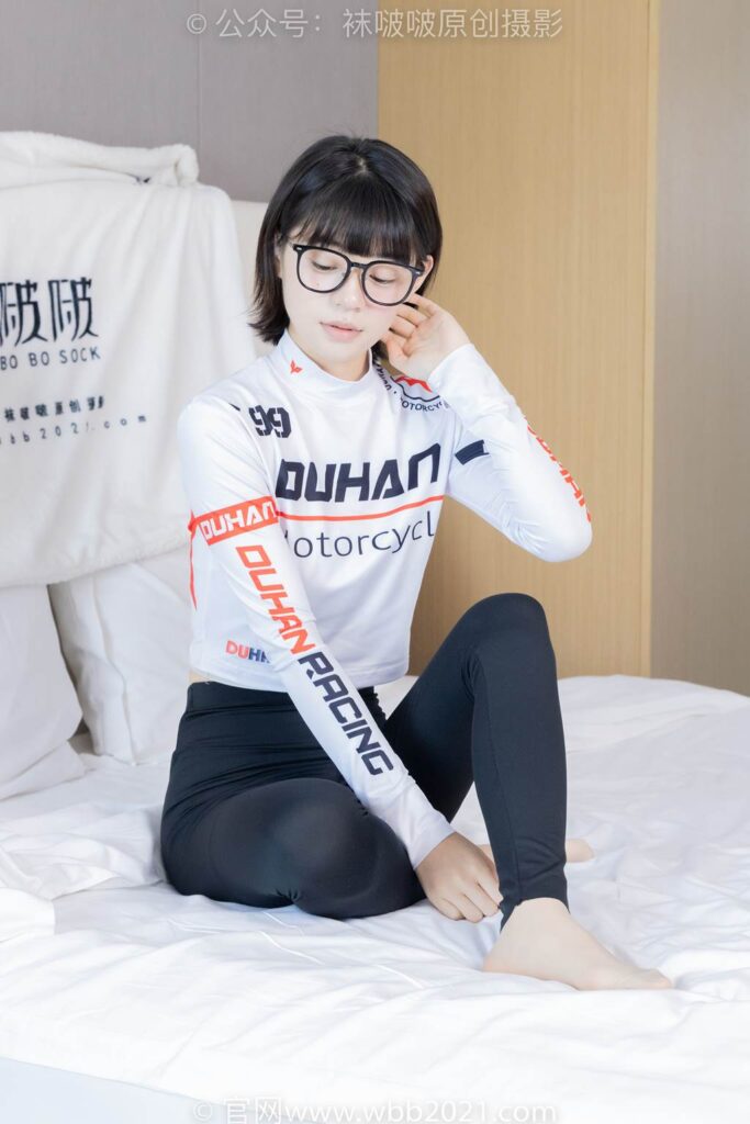 [BoBoSocks襪啵啵]NO.410 糯米-運(yùn)動(dòng)鞋、白棉襪、肉絲、瑜伽褲褲里絲[145P/1V/6.68GB]插圖