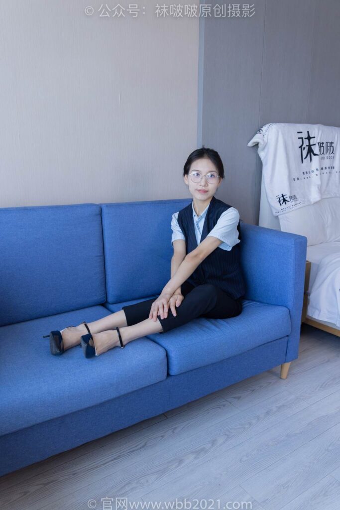 [BoBoSocks襪啵啵]NO.413 芝士-高跟鞋、白色吊帶船襪、銀行制服[145P/1V/5.76GB]插圖2