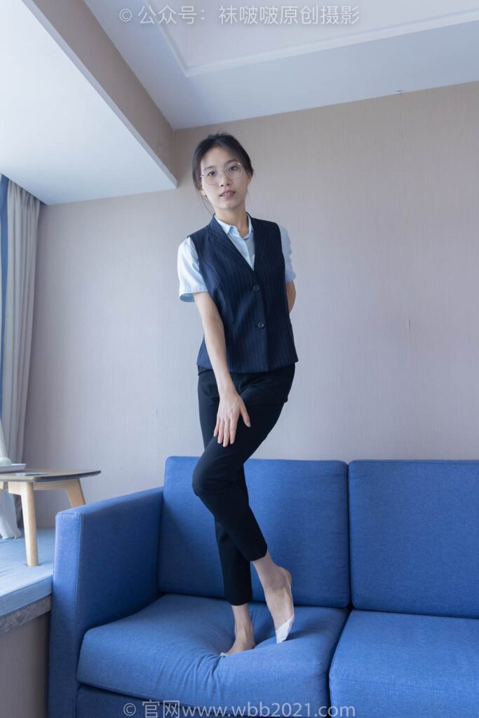 [BoBoSocks襪啵啵]NO.413 芝士-高跟鞋、白色吊帶船襪、銀行制服[145P/1V/5.76GB]插圖3