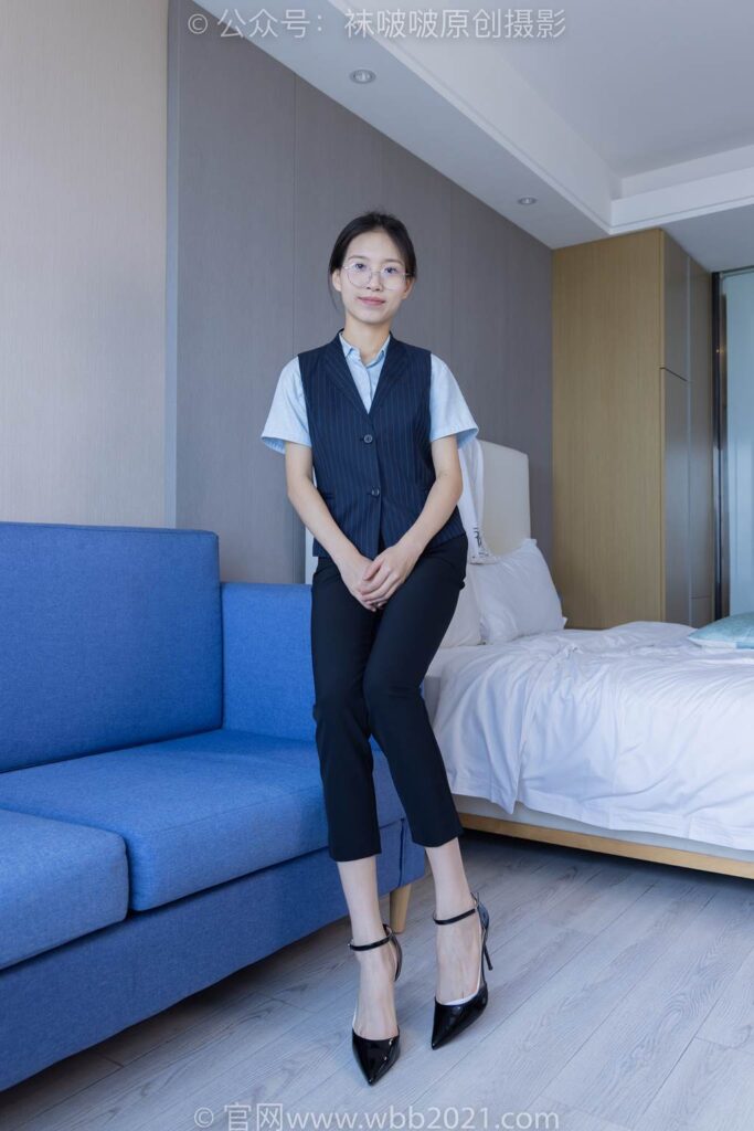 [BoBoSocks襪啵啵]NO.413 芝士-高跟鞋、白色吊帶船襪、銀行制服[145P/1V/5.76GB]插圖1