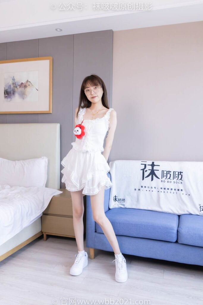 [BoBoSocks襪啵啵]NO.417 稚予-板鞋、白棉襪、裸足、裸足部分腳底抹精油[199P/1V/6.77GB]插圖1
