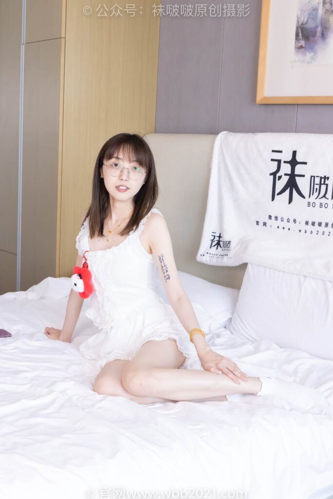 [BoBoSocks襪啵啵]NO.417 稚予-板鞋、白棉襪、裸足、裸足部分腳底抹精油[199P/1V/6.77GB]插圖3